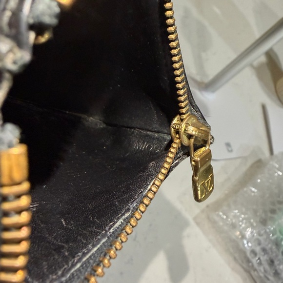 Louis Vuitton Epi Cardholder - Picture 5 of 7